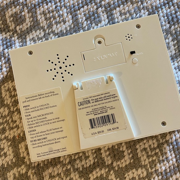 Hallmark Voice Recordable Picture Frame - Picture 4 of 6